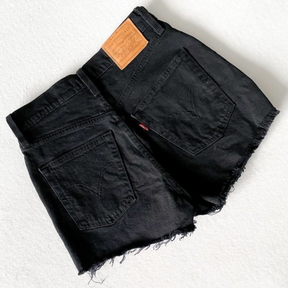Levi’s Ribcage Short - Picture 9 of 10
